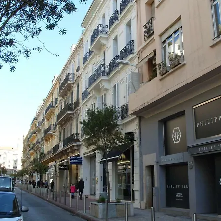 Golden Triangle 2br/2ba Apartment